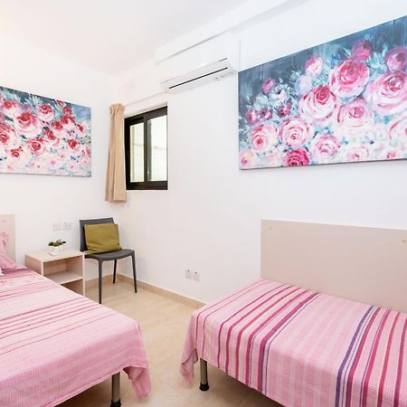 Islet Promenade Seafront Family Apartment With 2 Balconies By Getawaysmalta St. Paul's Bay Exterior photo