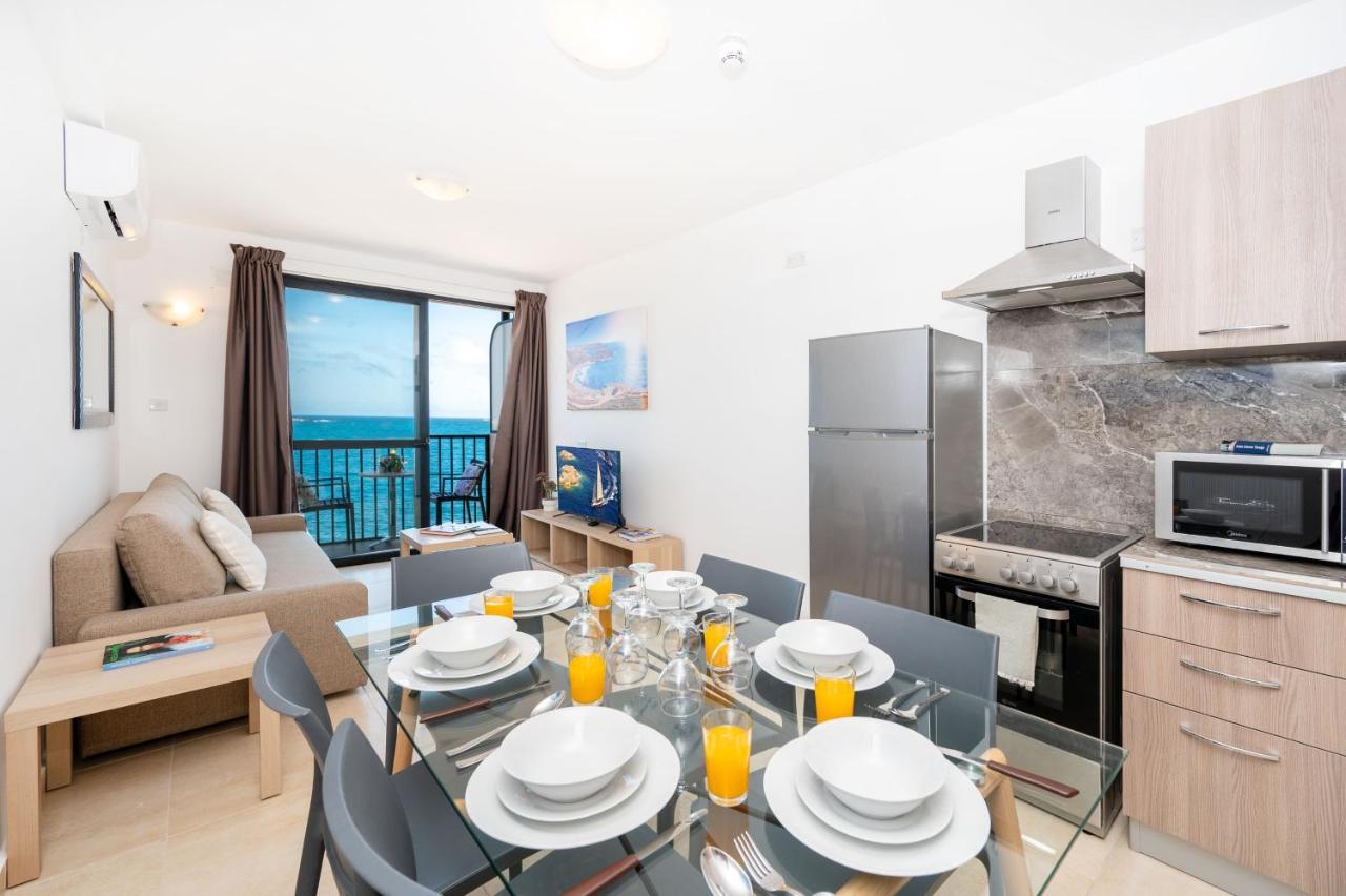 Islet Promenade Seafront Family Apartment With 2 Balconies By Getawaysmalta St. Paul's Bay Exterior photo
