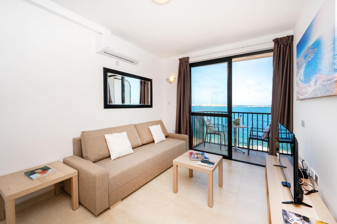 Islet Promenade Seafront Family Apartment With 2 Balconies By Getawaysmalta St. Paul's Bay Exterior photo